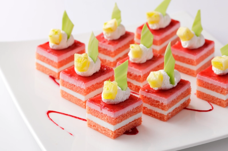 ラズベリーとココナッツのムースケーキ