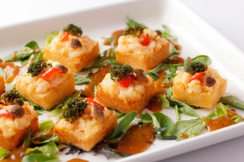 海老とトーストの合わせ揚げ ハニーペッパーソース