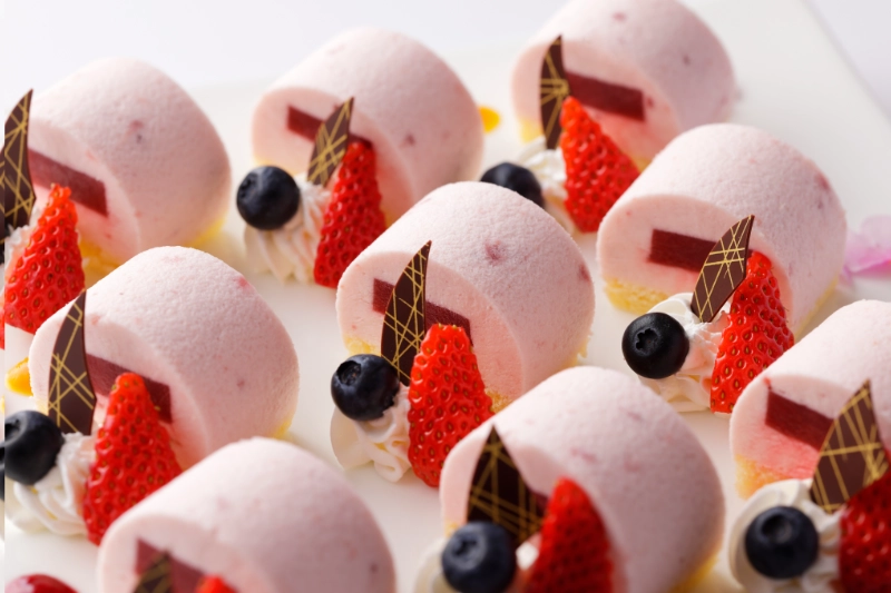 イチゴのレアチーズケーキ