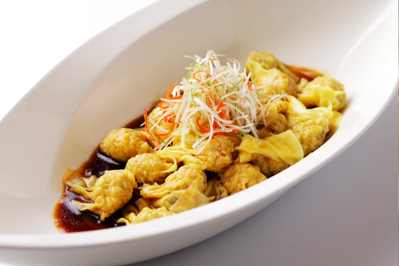 肉ワンタンの黒酢ソースかけ