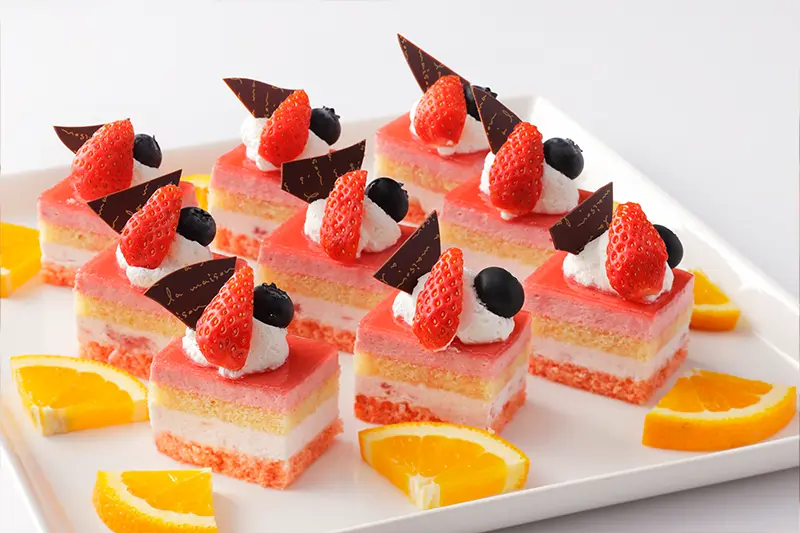 イチゴとヨーグルトのムースケーキ