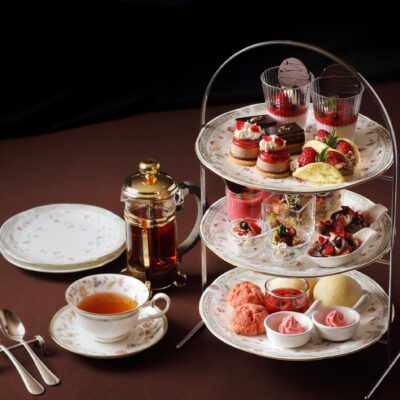 <small>ラウンジ「オーロラ」 </small><br>アフタヌーンティーセット<br>1・2月 ～Strawberry Harmony～<br>