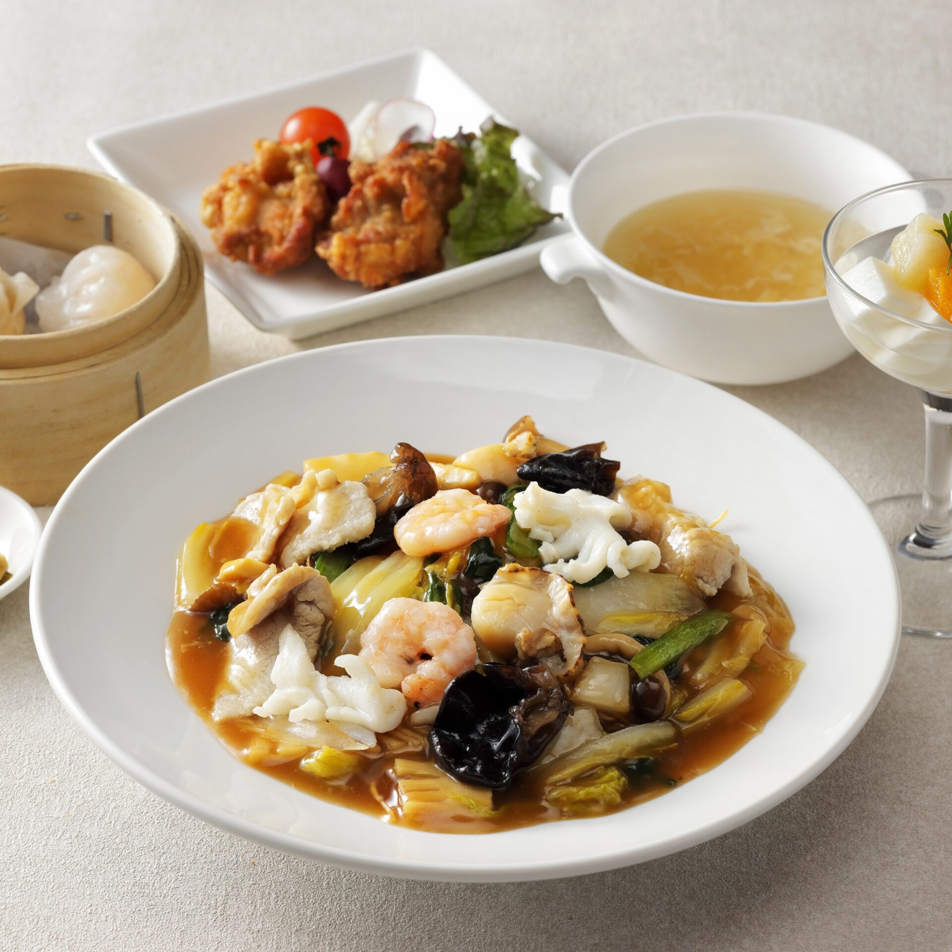 5月のおすすめ<br>ランチメニュー<br><small>11:30～14:00（L.O.）</small>