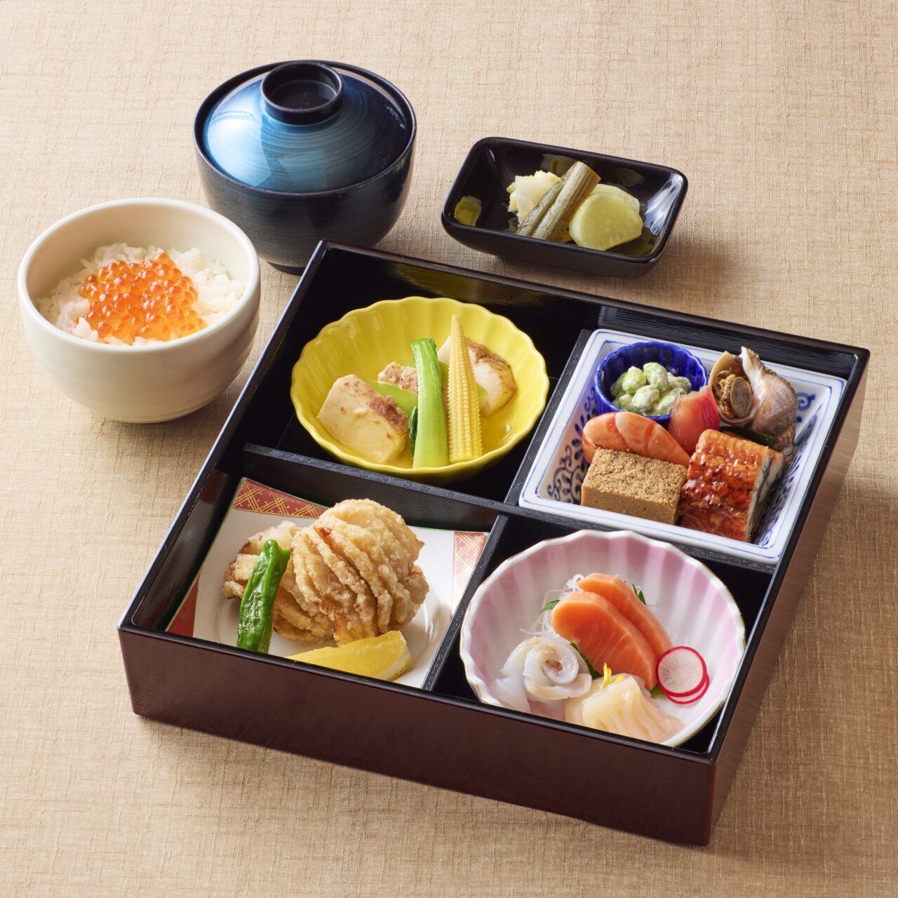 4月のおすすめ<br>ランチメニュー<br><small>11:30～14:00（L.O.）</small>